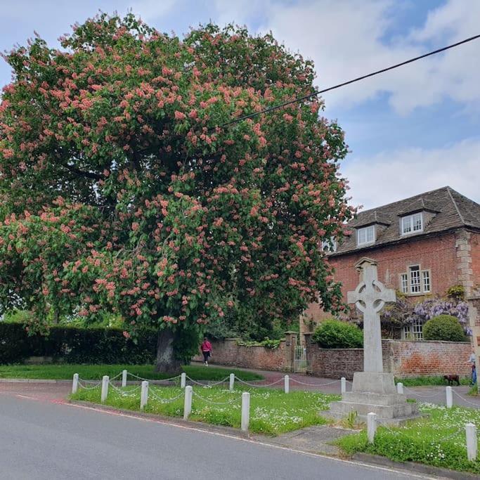 Priory Cottage 韦斯特伯里 外观 照片